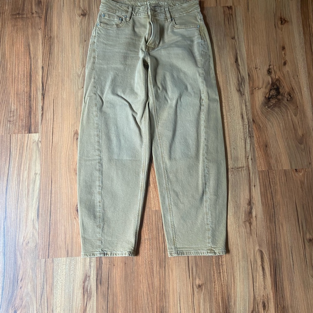 American Eagle Outfitters Stretch barrel Khaki Pants